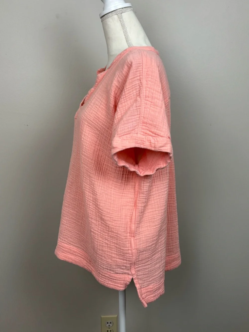 LL Bean Top XL Womens Coral Quartz Cloud Gauze Short Sleeve V-Neck Shirt - Picture 3 of 7